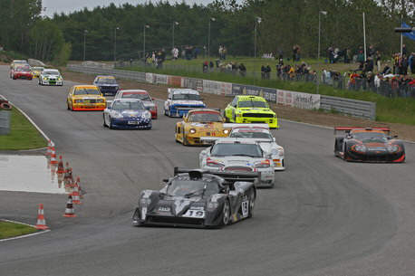 STT racerne på ved ud i deres sidste løb ved Special Saloon Car Festivalen..